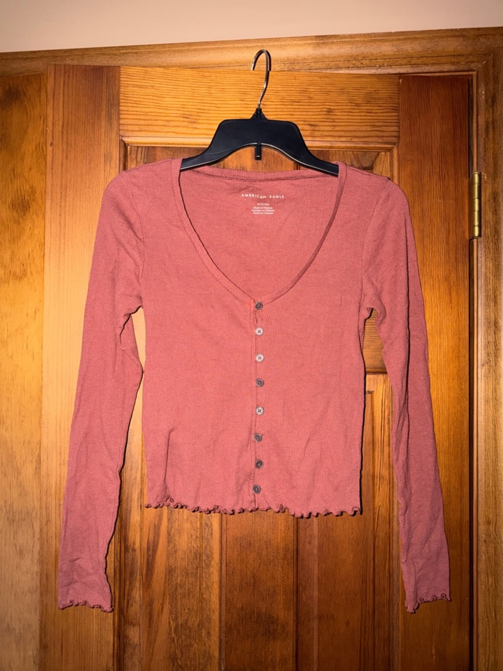 American Eagle Outfitters Dusty Rose Ribbed Button-Front Long Sleeve Top